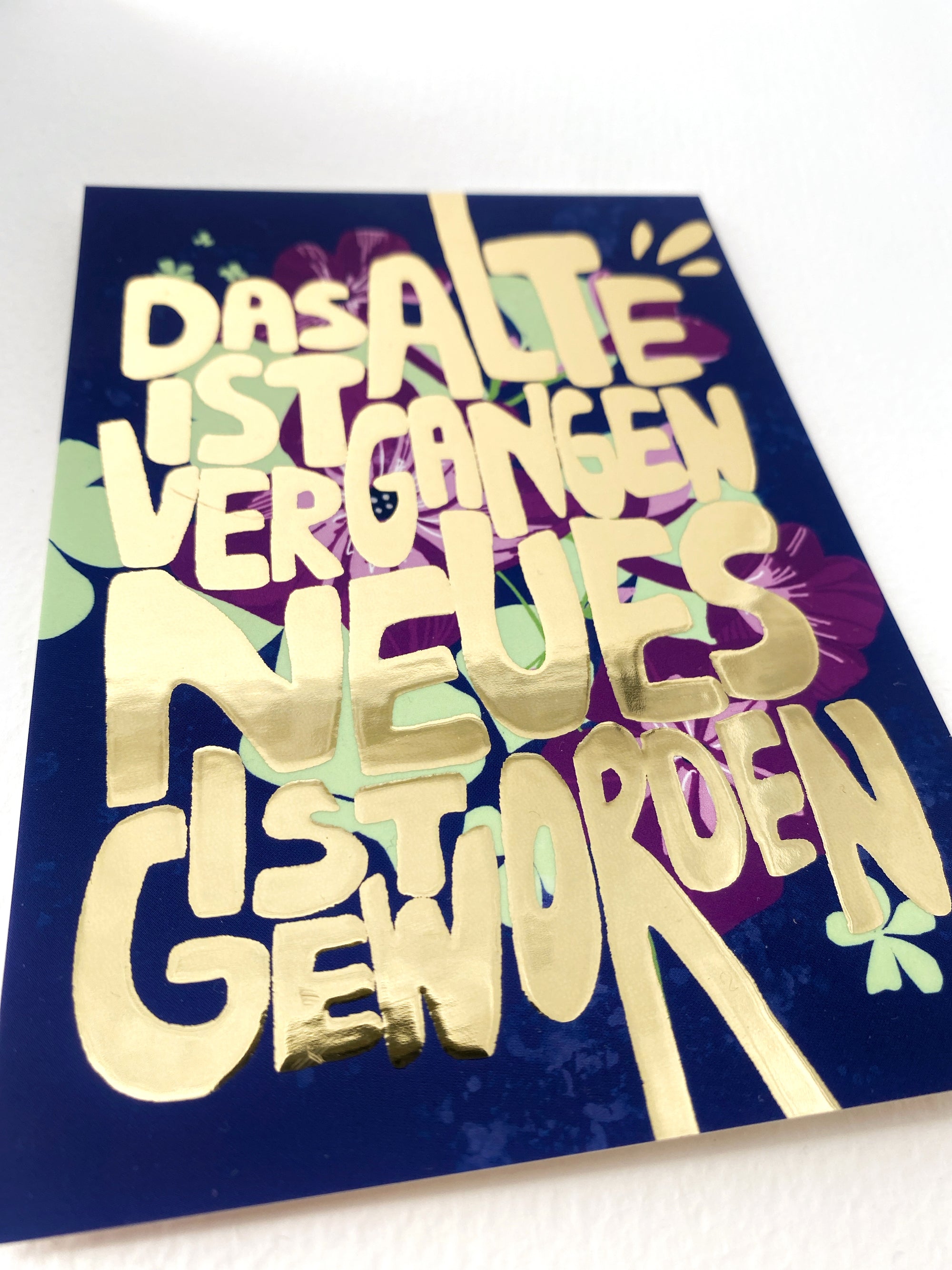 Postkarte "Altes ist vergangen, Neues ist geworden" mit Goldreliefprägung