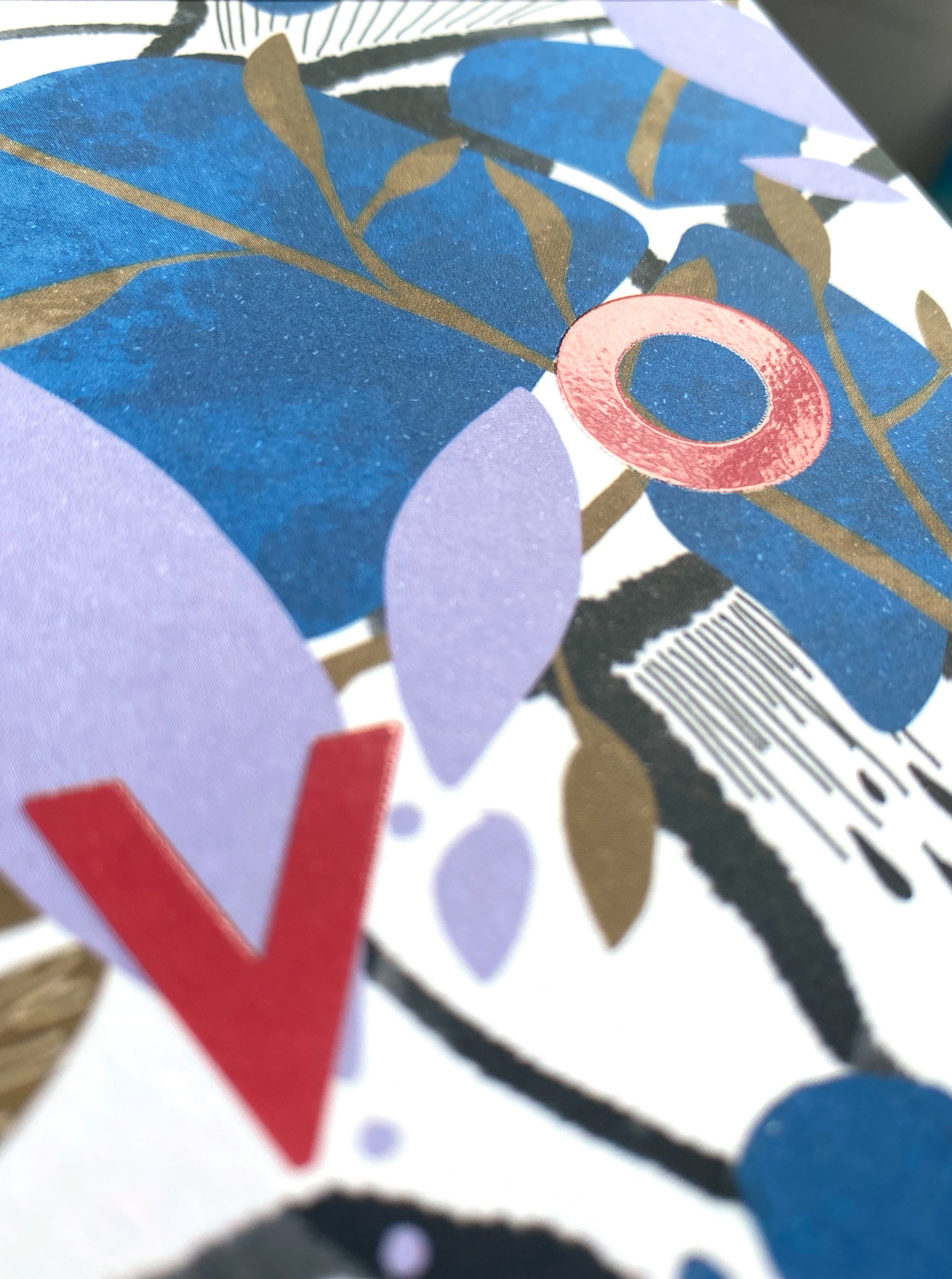 Karte "Love" mit Relieflack
