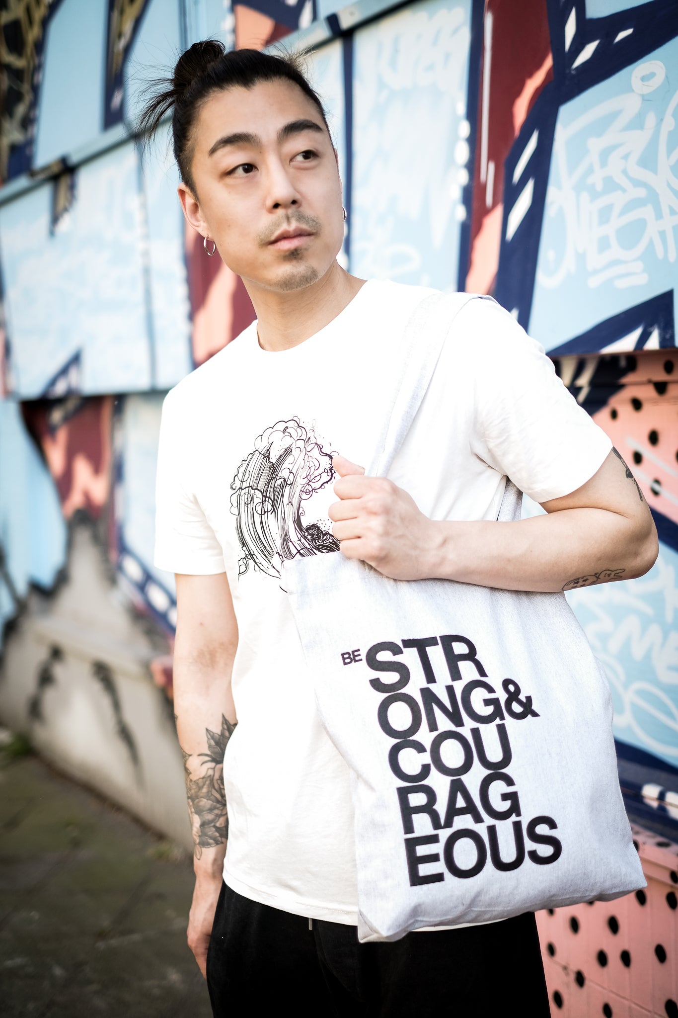 Be strong & courageous ToteBag/Black